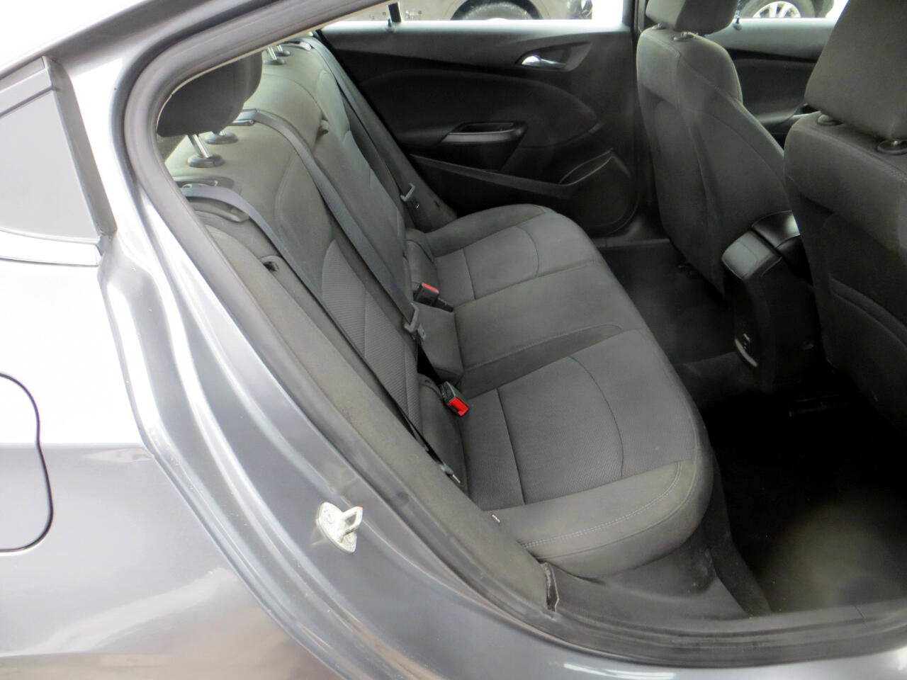 Used 2018 Chevrolet Cruze LT w/ Convenience Package image 24