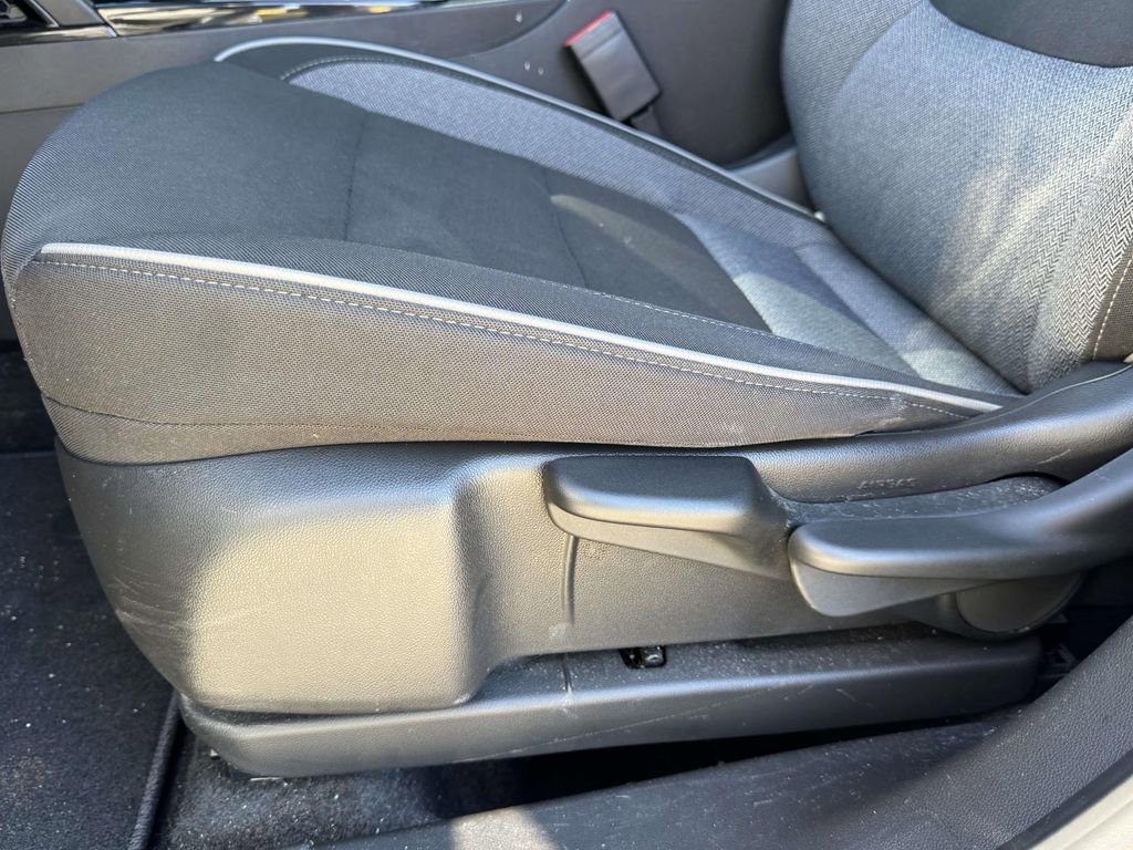 Used 2024 Chevrolet TrailBlazer LS FWD image 19