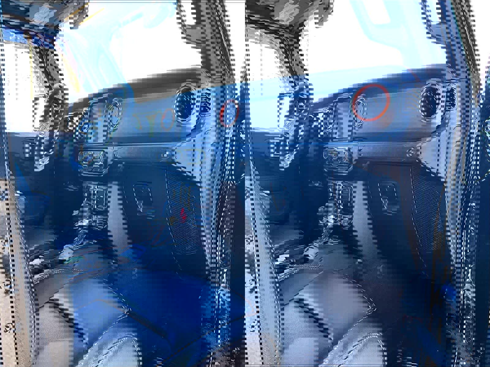 Used 2022 Jeep Gladiator Mojave w/ Cold Weather Group image 14