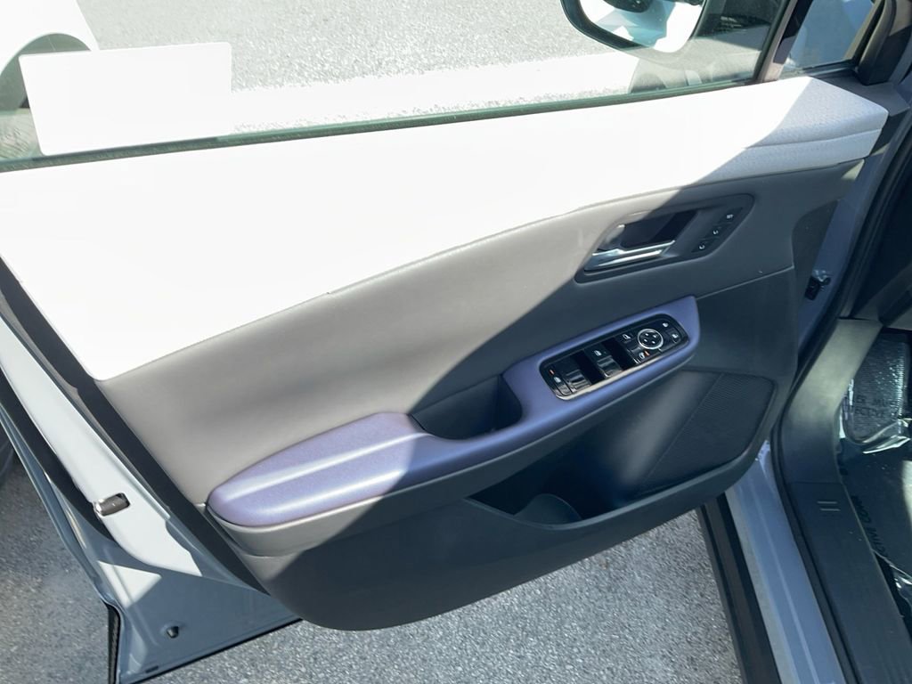 New 2026 Nissan Leaf Platinum+ image 11