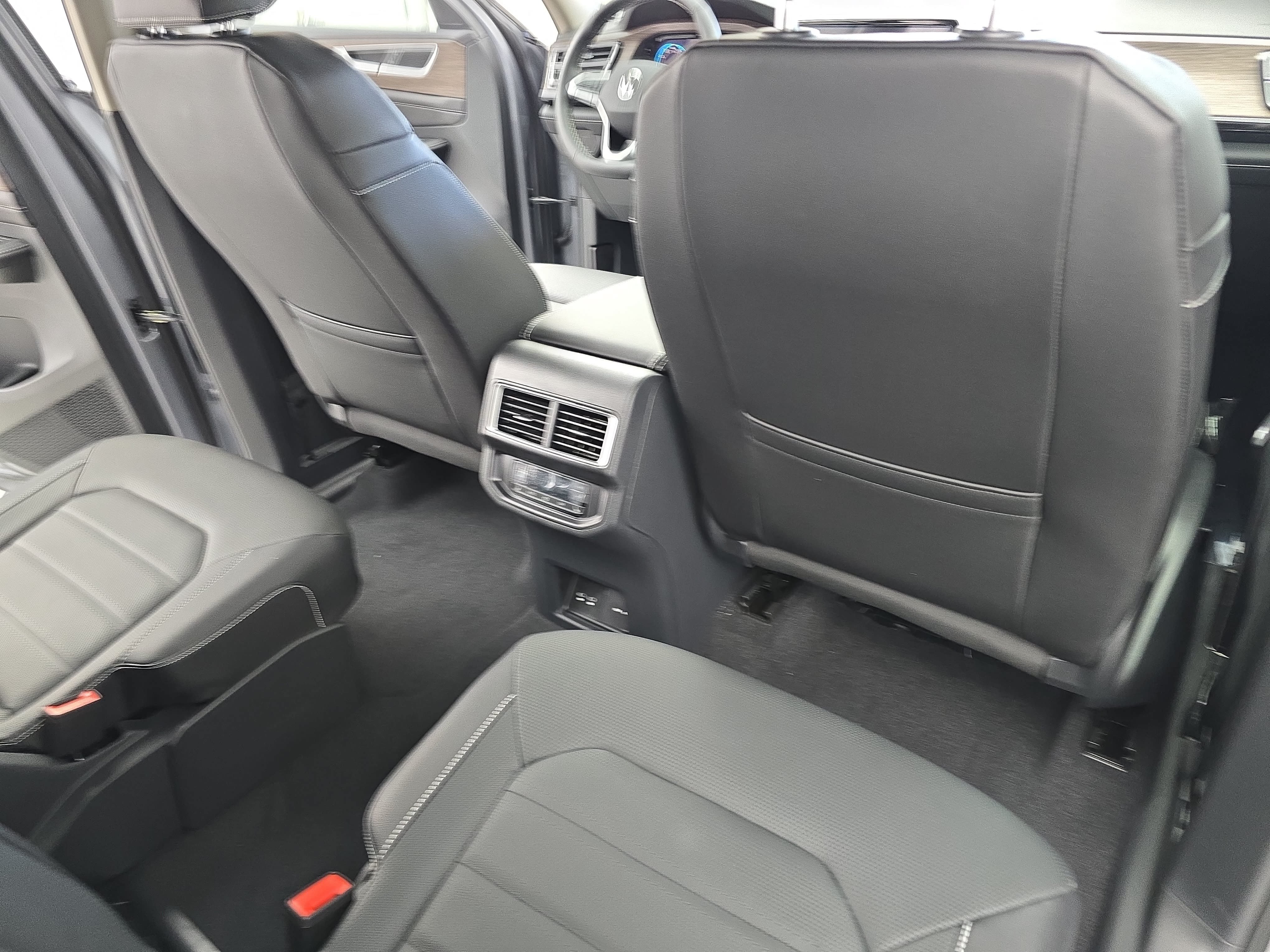 New 2026 Volkswagen Atlas SEL AWD/4WD image 11