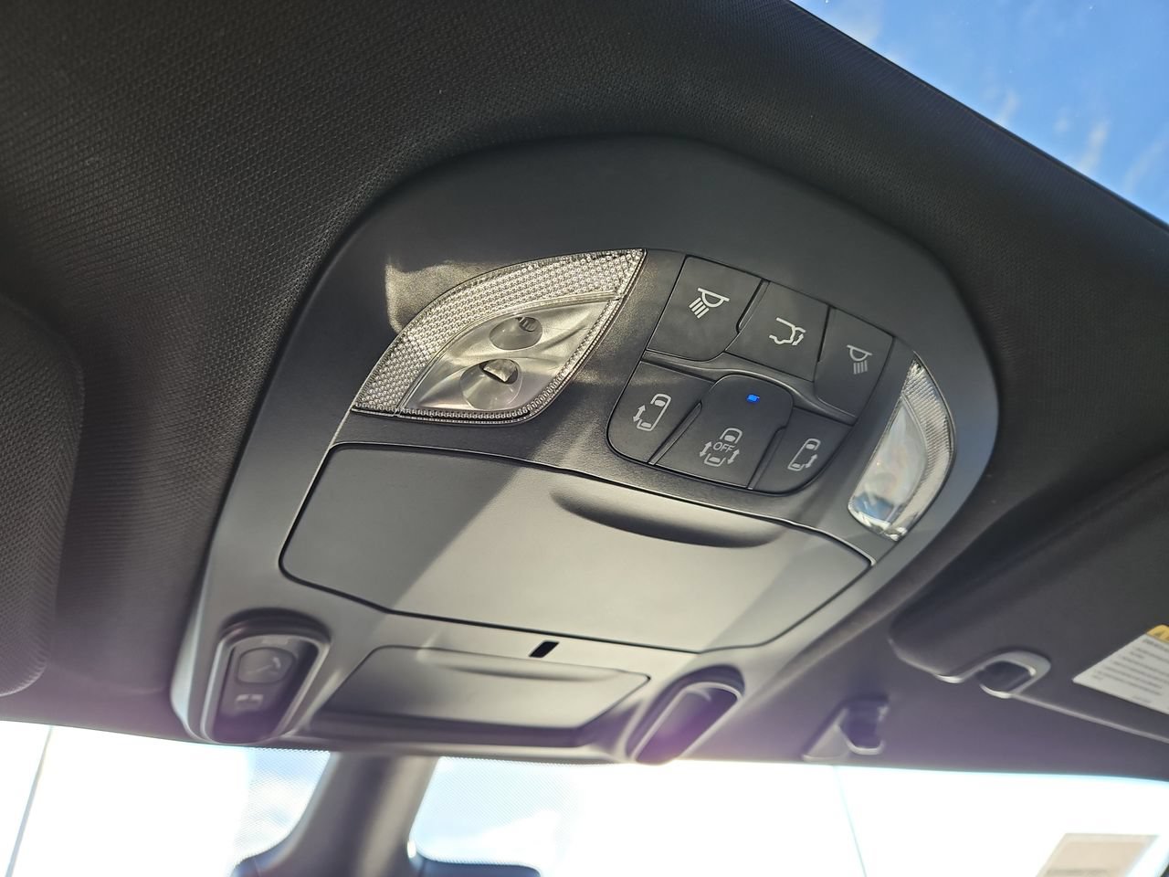New 2026 Chrysler Pacifica Select AWD/4WD image 26