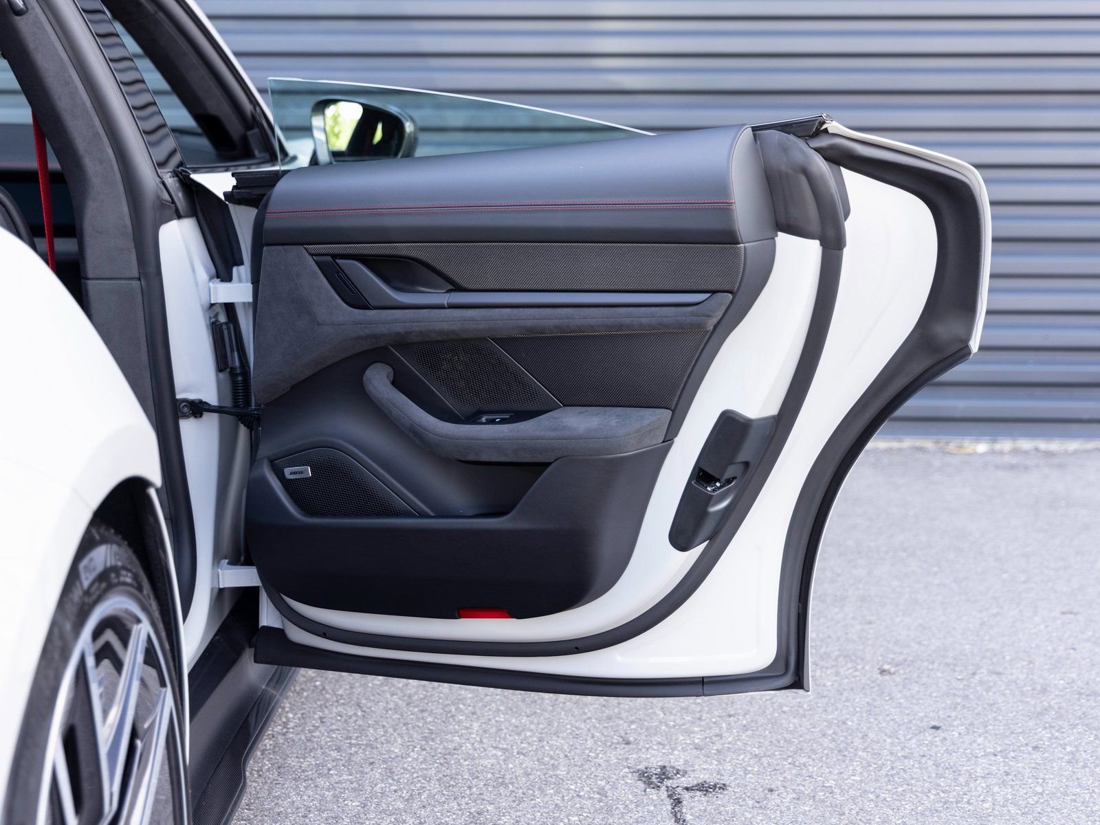 Used 2025 Porsche Taycan GTS image 29