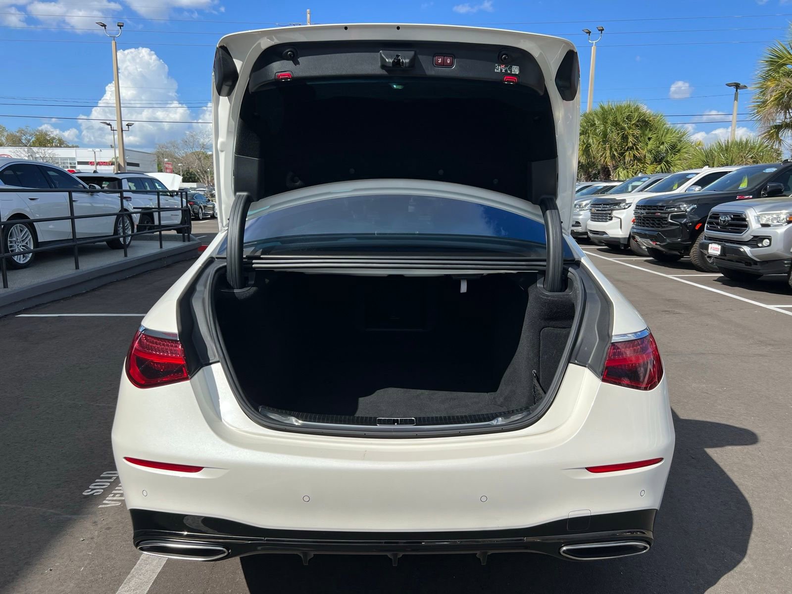 Used 2023 Mercedes-Benz S 500 4MATIC image 32