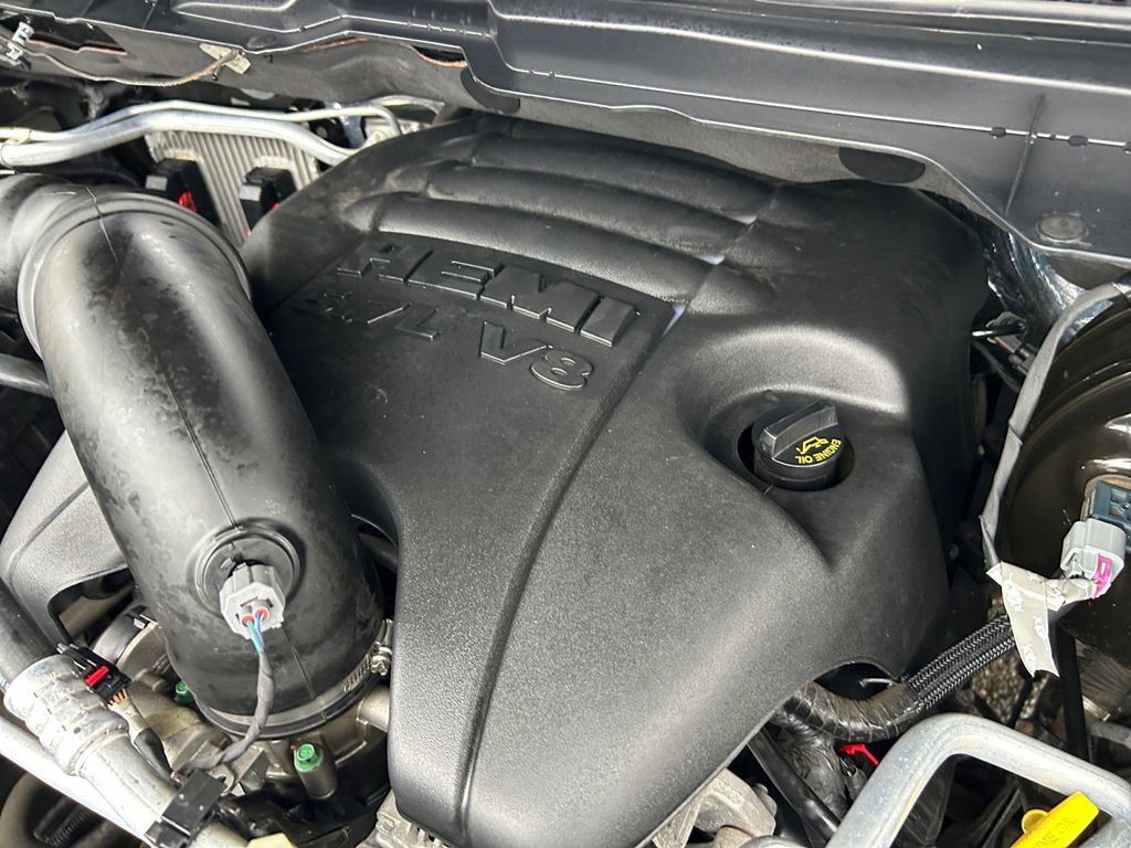 Used 2016 RAM 1500 Classic SLT w/ SLT Plus D￩cor Group image 30