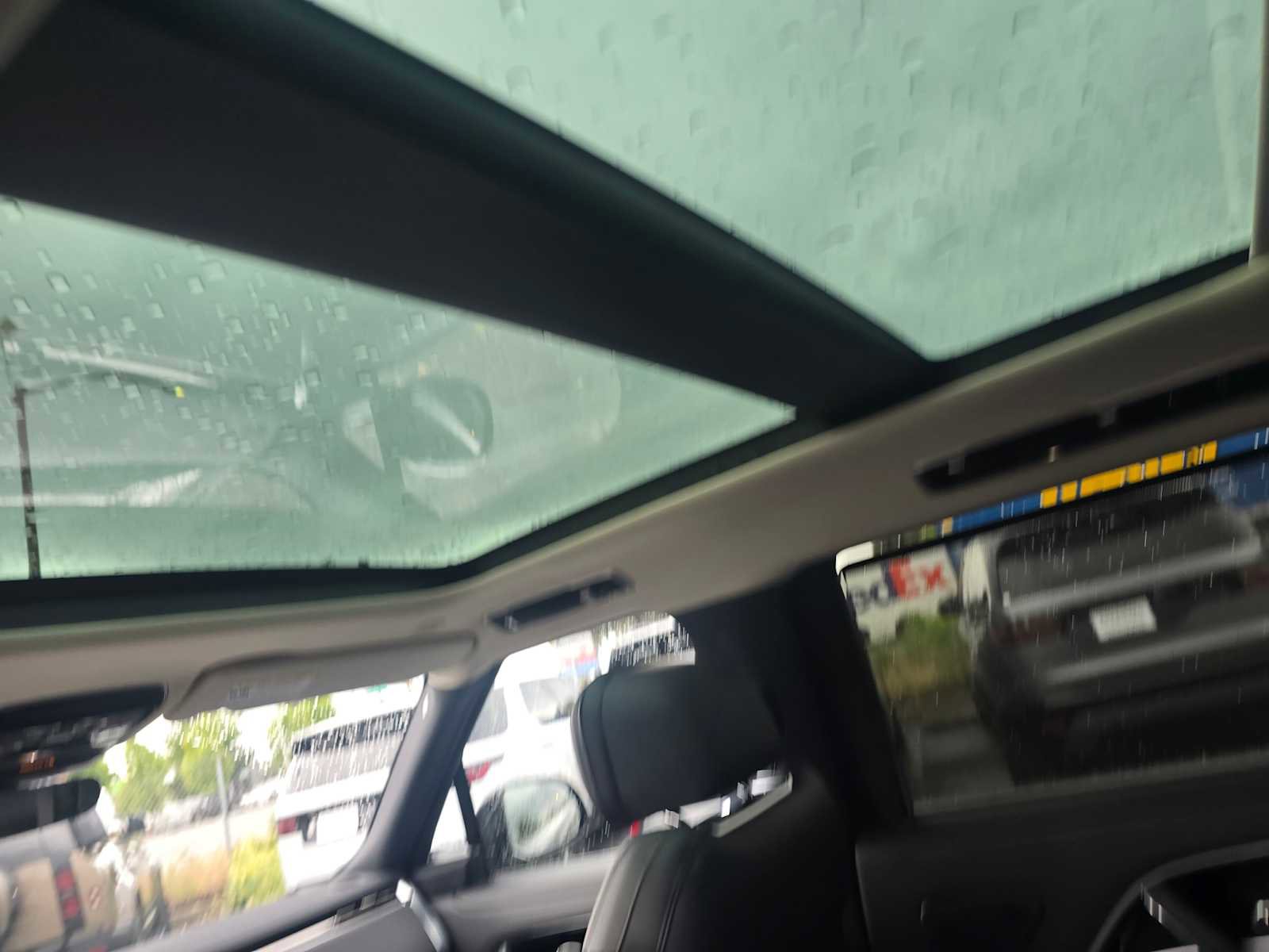 Used 2026 Land Rover Range Rover Long Wheelbase SE image 21