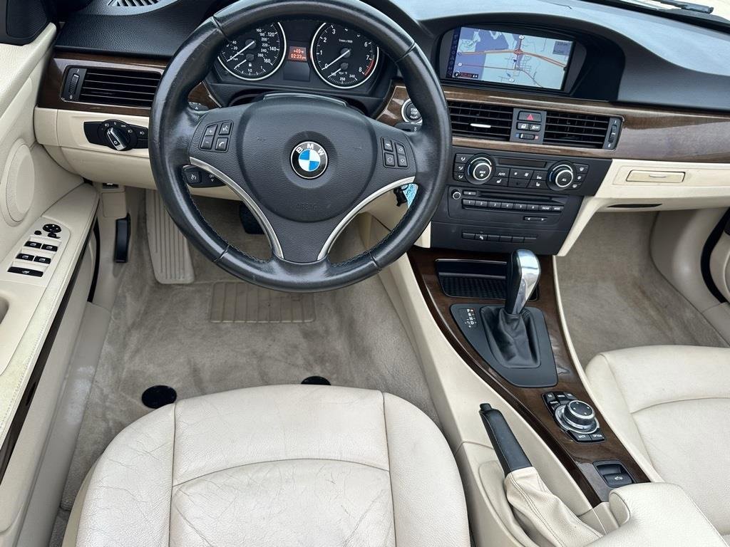 Used 2012 BMW 328i Convertible image 8