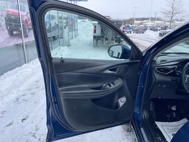 Certified 2022 Buick Encore GX Select w/ Advanced Technology Package image 20