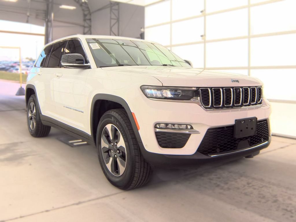 Used 2022 Jeep Grand Cherokee Limited 4xe w/ Luxury Tech Group II AWD/4WD image 8