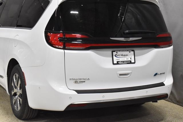 Used 2022 Chrysler Pacifica Pinnacle image 9