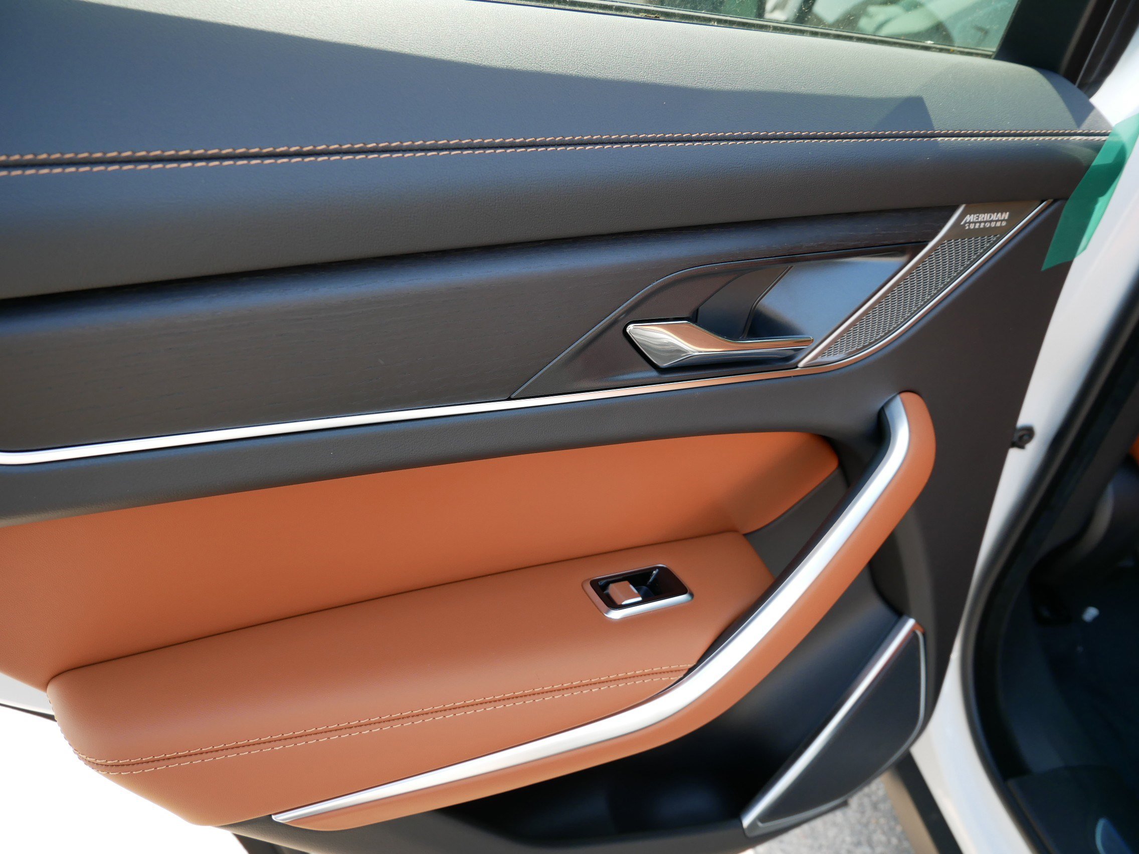 New 2026 Jaguar F-PACE R-Dynamic S image 6