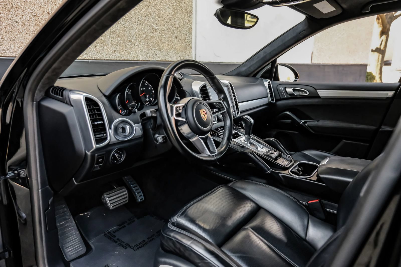 Used 2018 Porsche Cayenne GTS w/ Premium Package Plus AWD/4WD image 2