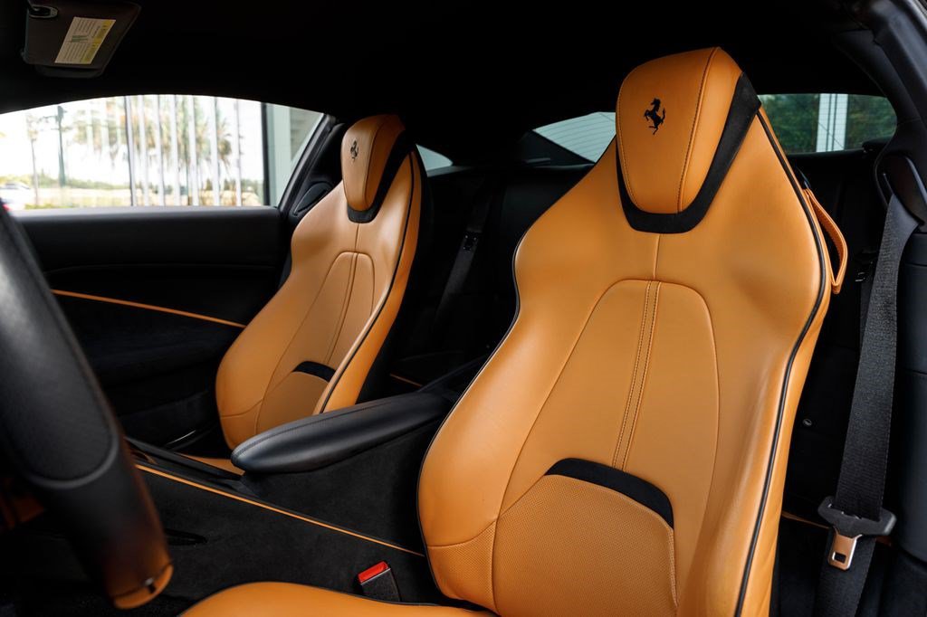 Used 2022 Ferrari Roma RWD image 22