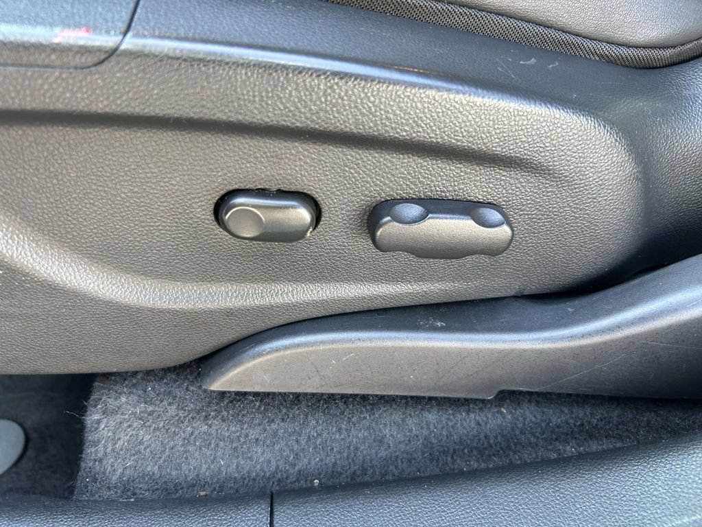 Used 2021 Buick Encore Preferred FWD image 19