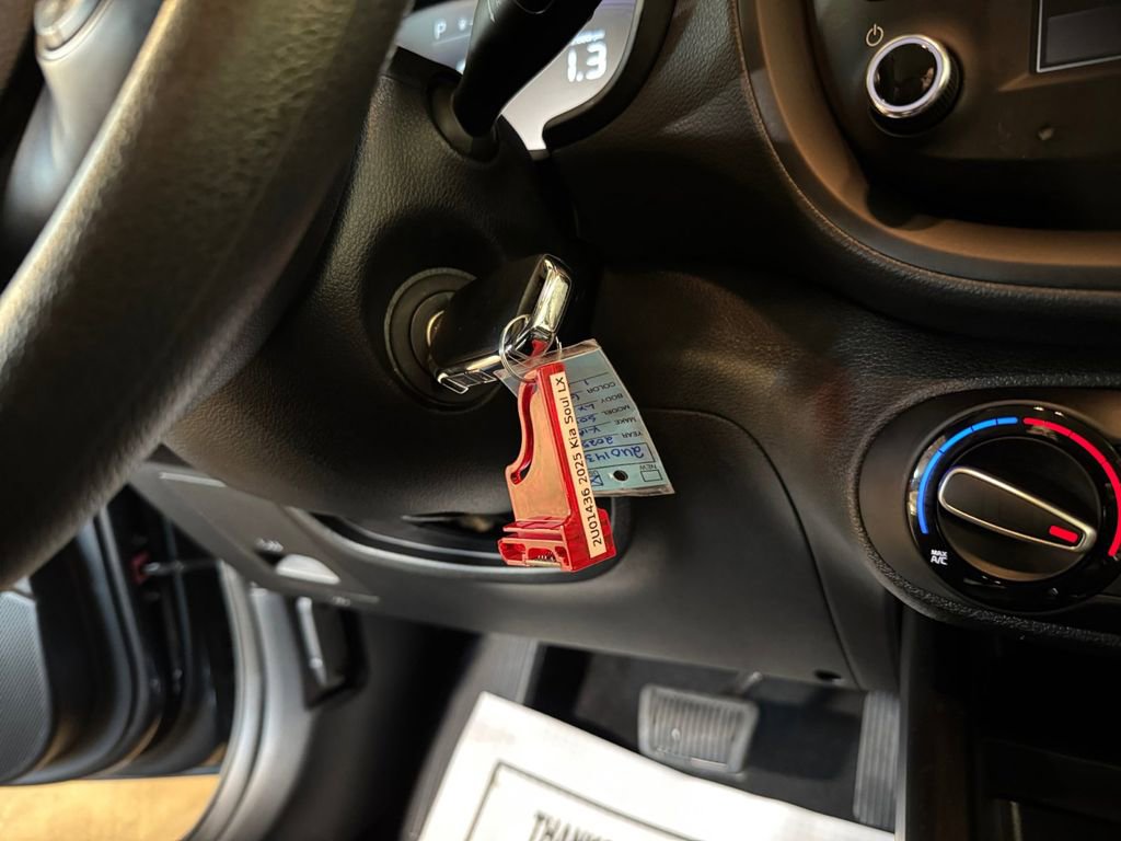Certified 2025 Kia Soul LX w/ LX Technology Package image 29