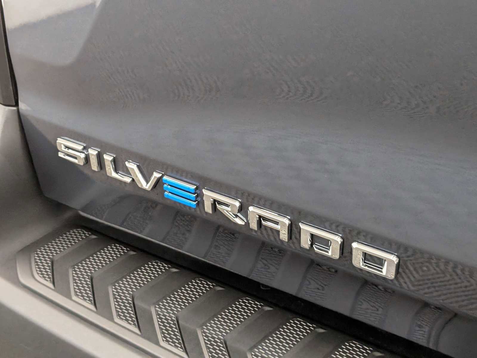 New 2026 Chevrolet Silverado EV LT image 12