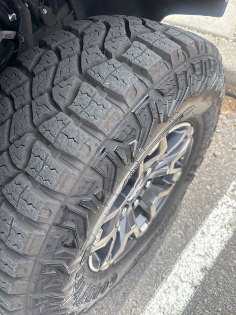 Used 2025 Chevrolet Colorado ZR2 w/ Technology Package image 9