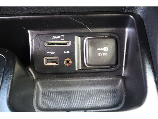 Used 2015 Jeep Cherokee Latitude w/ Cold Weather Group AWD/4WD image 16