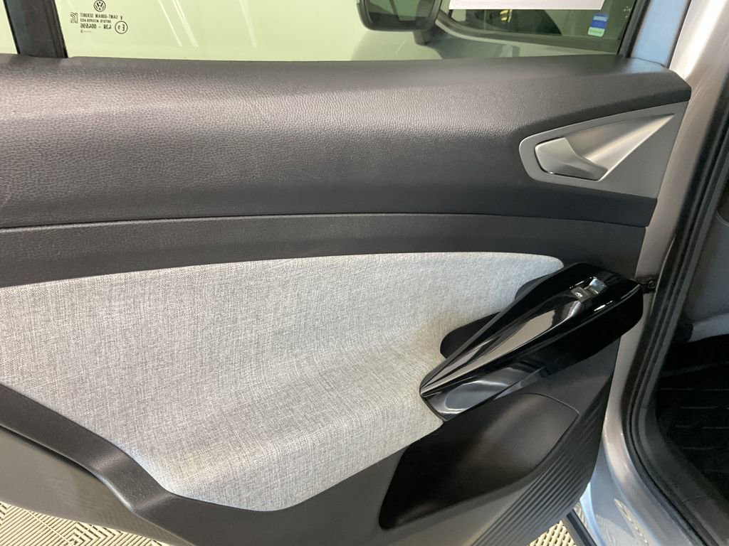 Used 2023 Volkswagen ID.4 Pro image 18