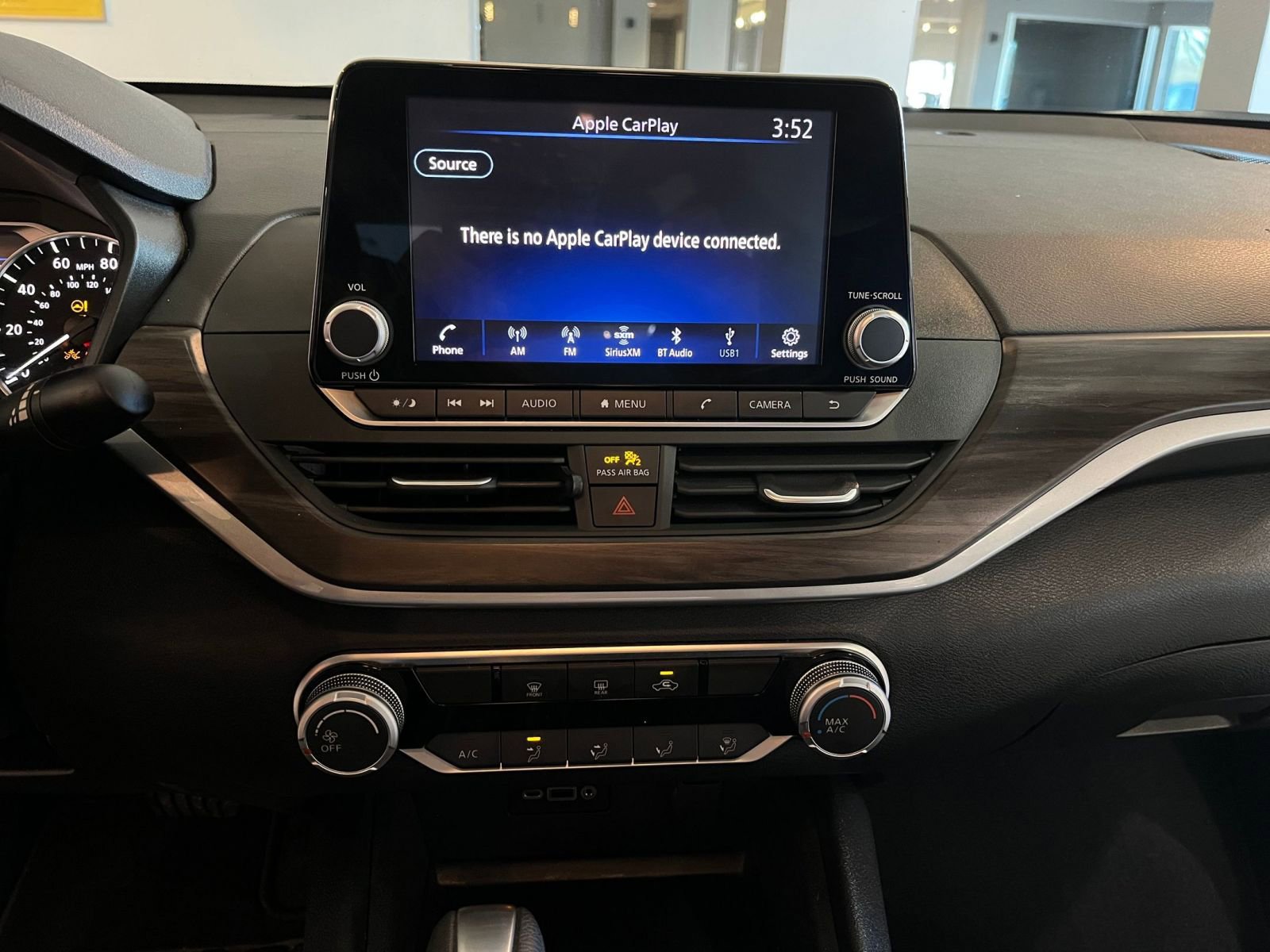 Used 2025 Nissan Altima 2.5 SV image 17