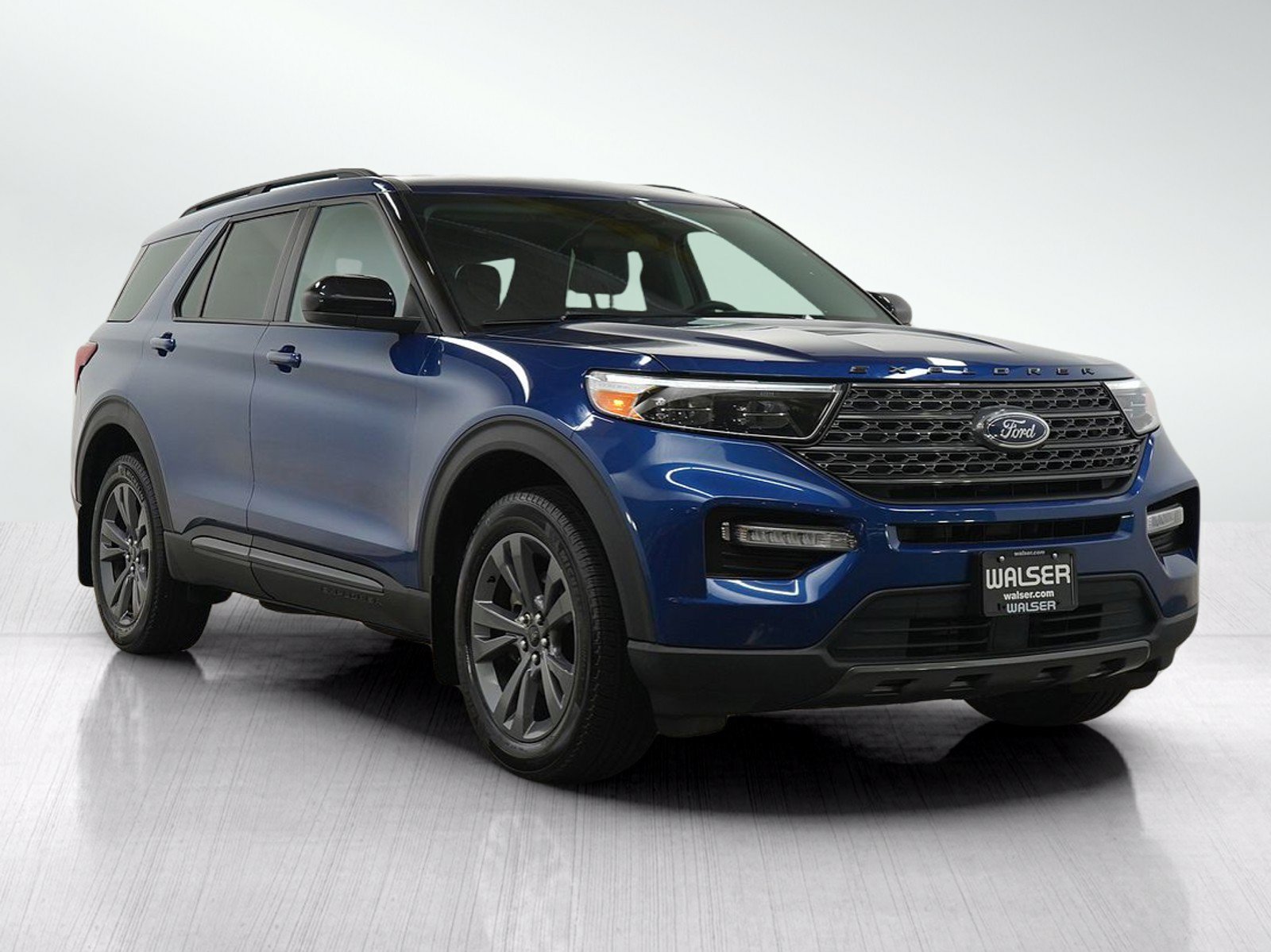 Used 2023 Ford Explorer XLT w/ XLT Sport Appearance Package AWD/4WD image 8