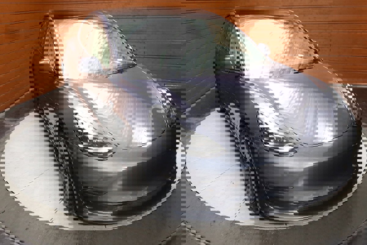Used 2022 Tesla Model 3 image 17