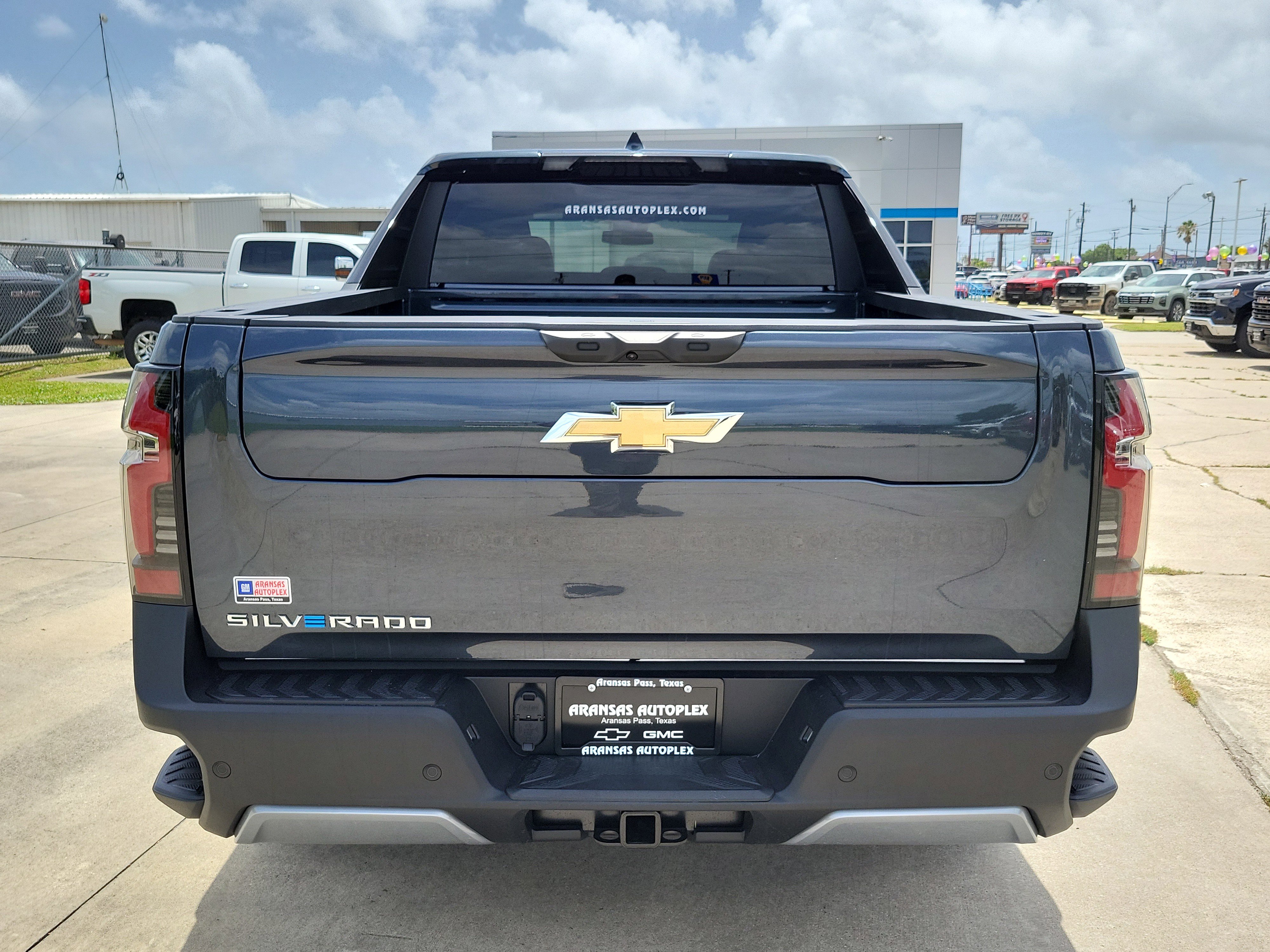 New 2025 Chevrolet Silverado EV LT image 6