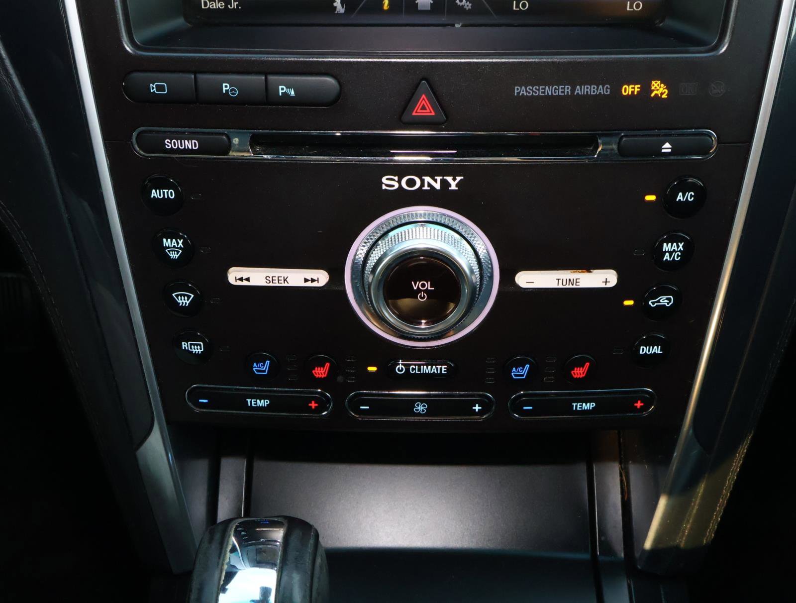 Used 2016 Ford Explorer Platinum image 25