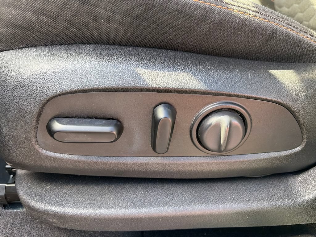 Used 2019 Chevrolet Equinox LT FWD image 15