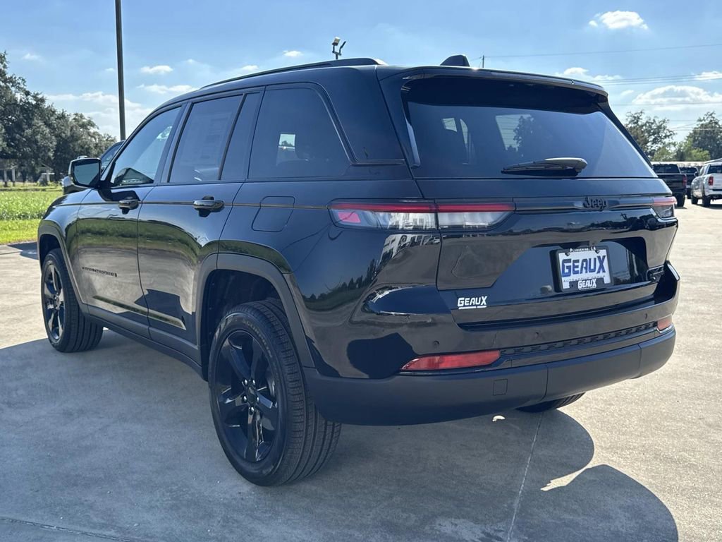 New 2025 Jeep Grand Cherokee Limited w/ Black Appearance Package image 8