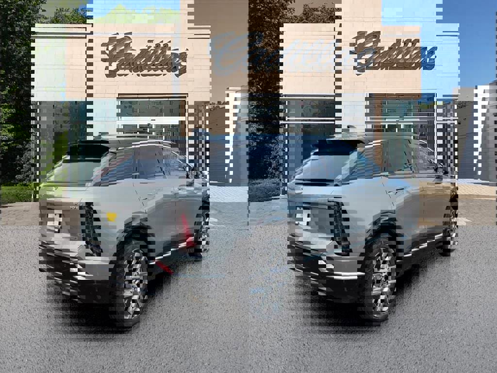 New 2026 Cadillac Optiq Luxury 1 image 5