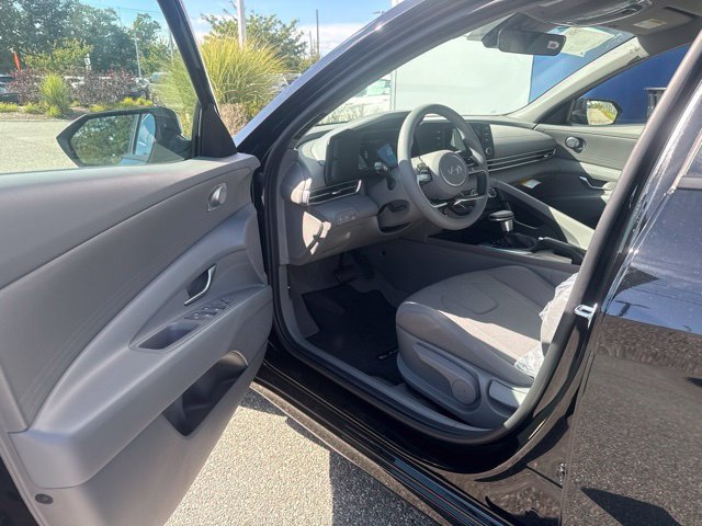 New 2026 Hyundai Elantra SE FWD image 11