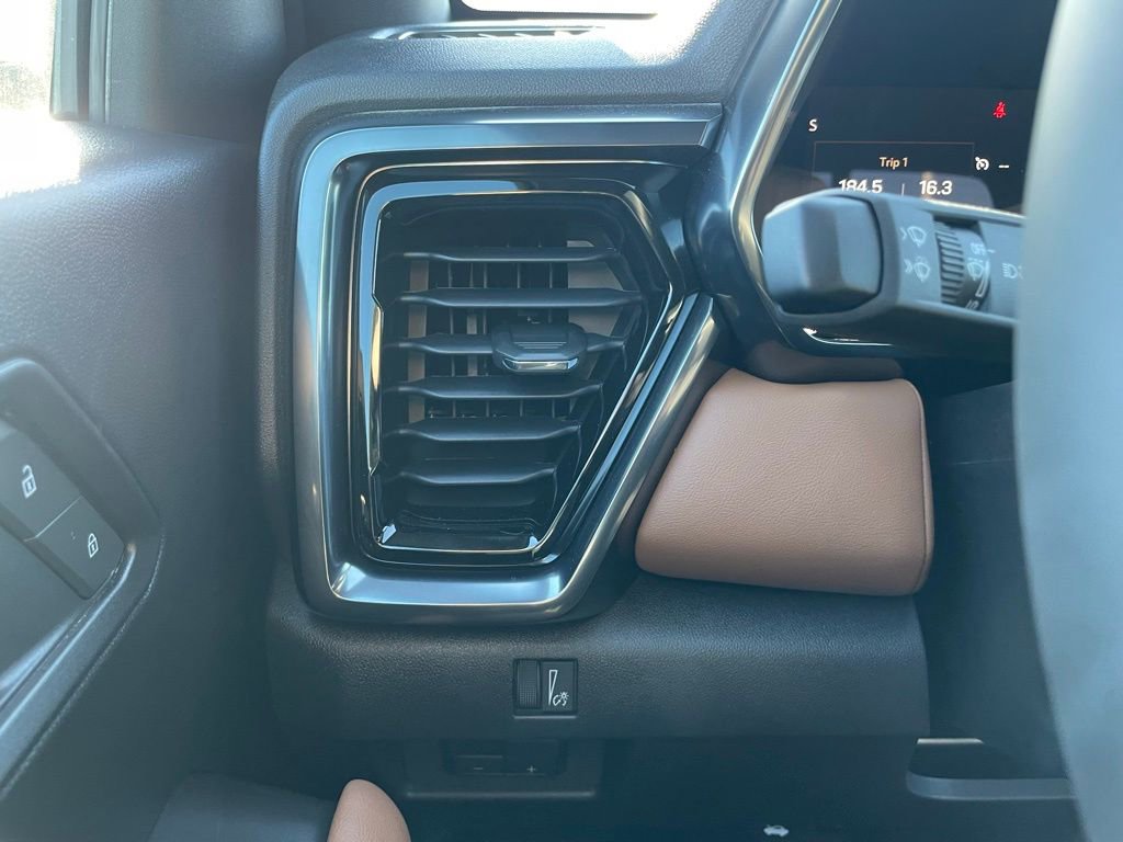 New 2026 GMC Canyon AT4 w/ LPO, Off Road Lift Package image 13