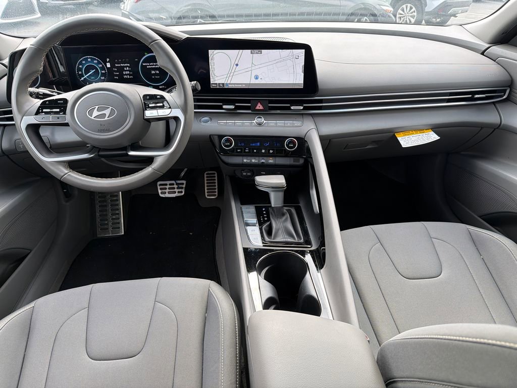 Used 2025 Hyundai Elantra SEL image 23