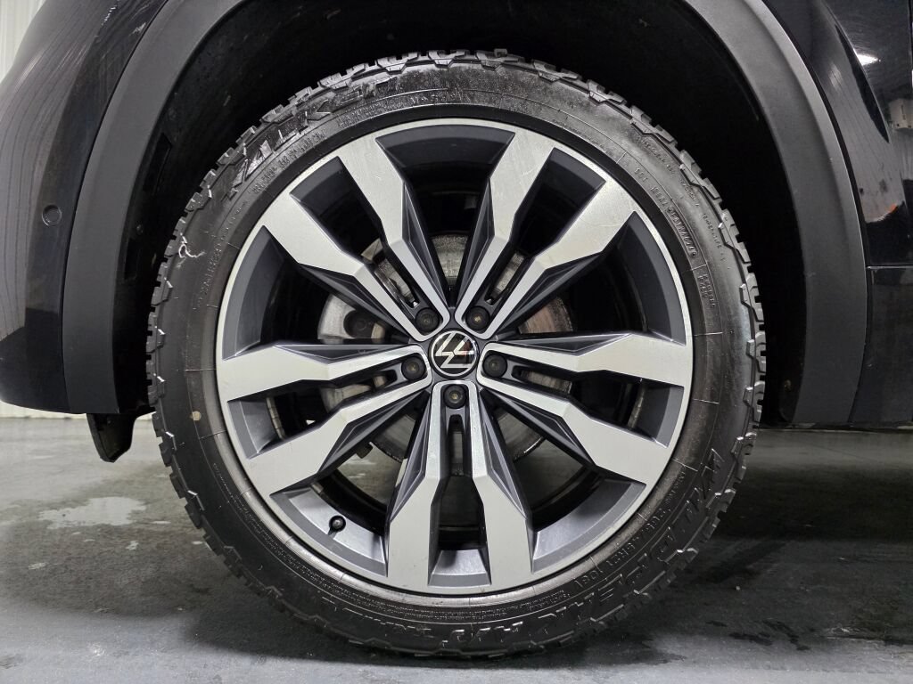 Used 2023 Volkswagen Atlas SEL Premium AWD/4WD image 5