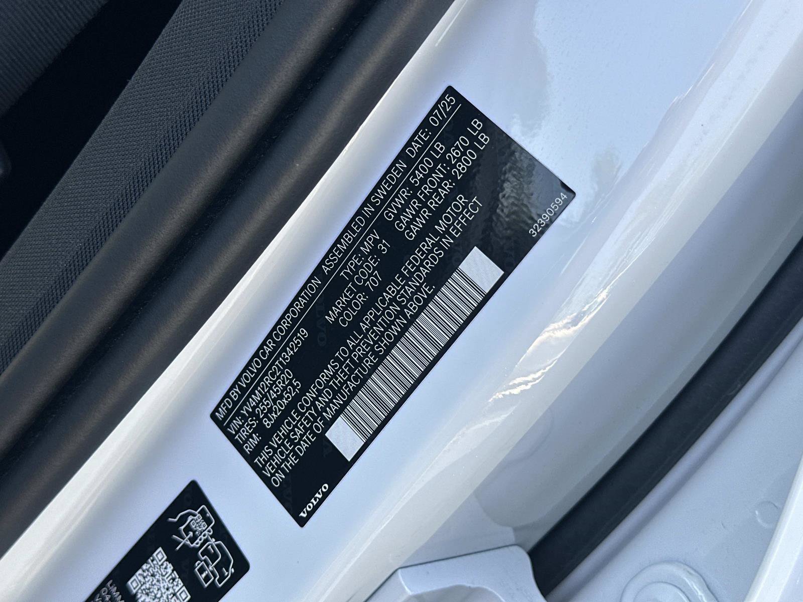 Certified 2026 Volvo XC60 B5 Plus w/ Protection Package Premier image 29