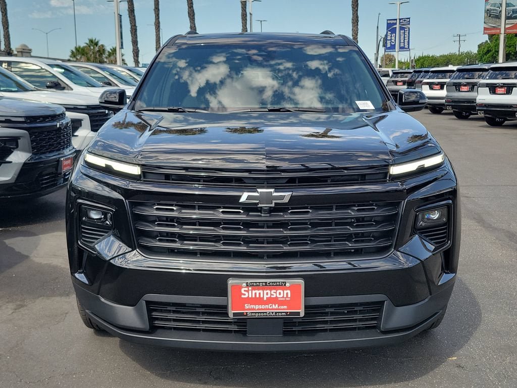 New 2027 Chevrolet Traverse LT w/ Midnight/Sport Edition FWD image 24