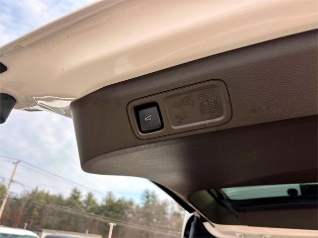 Used 2024 Ford Expedition King Ranch image 17