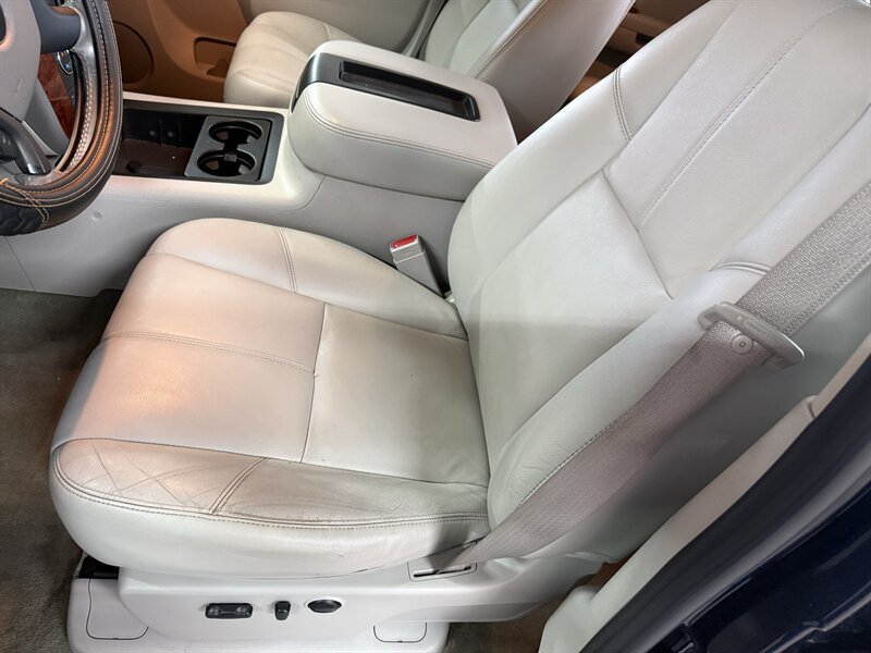Used 2010 Chevrolet Silverado 2500 LTZ w/ Convenience Package AWD/4WD image 19