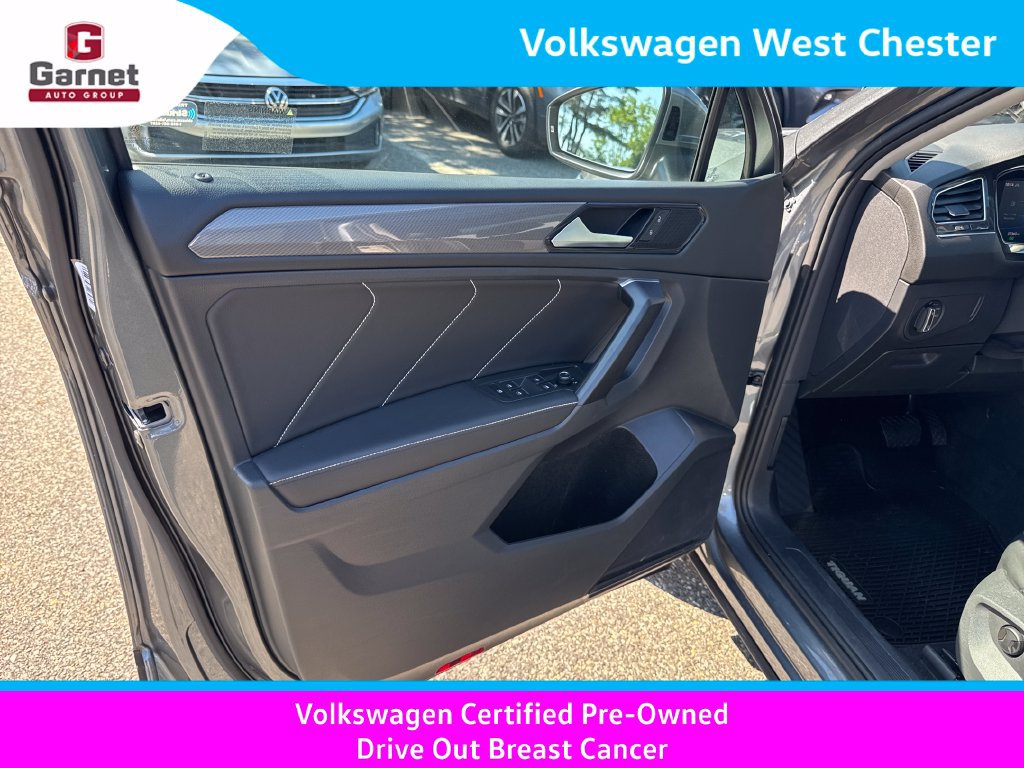 Certified 2023 Volkswagen Tiguan SE w/ Panoramic Sunroof Package AWD/4WD image 11