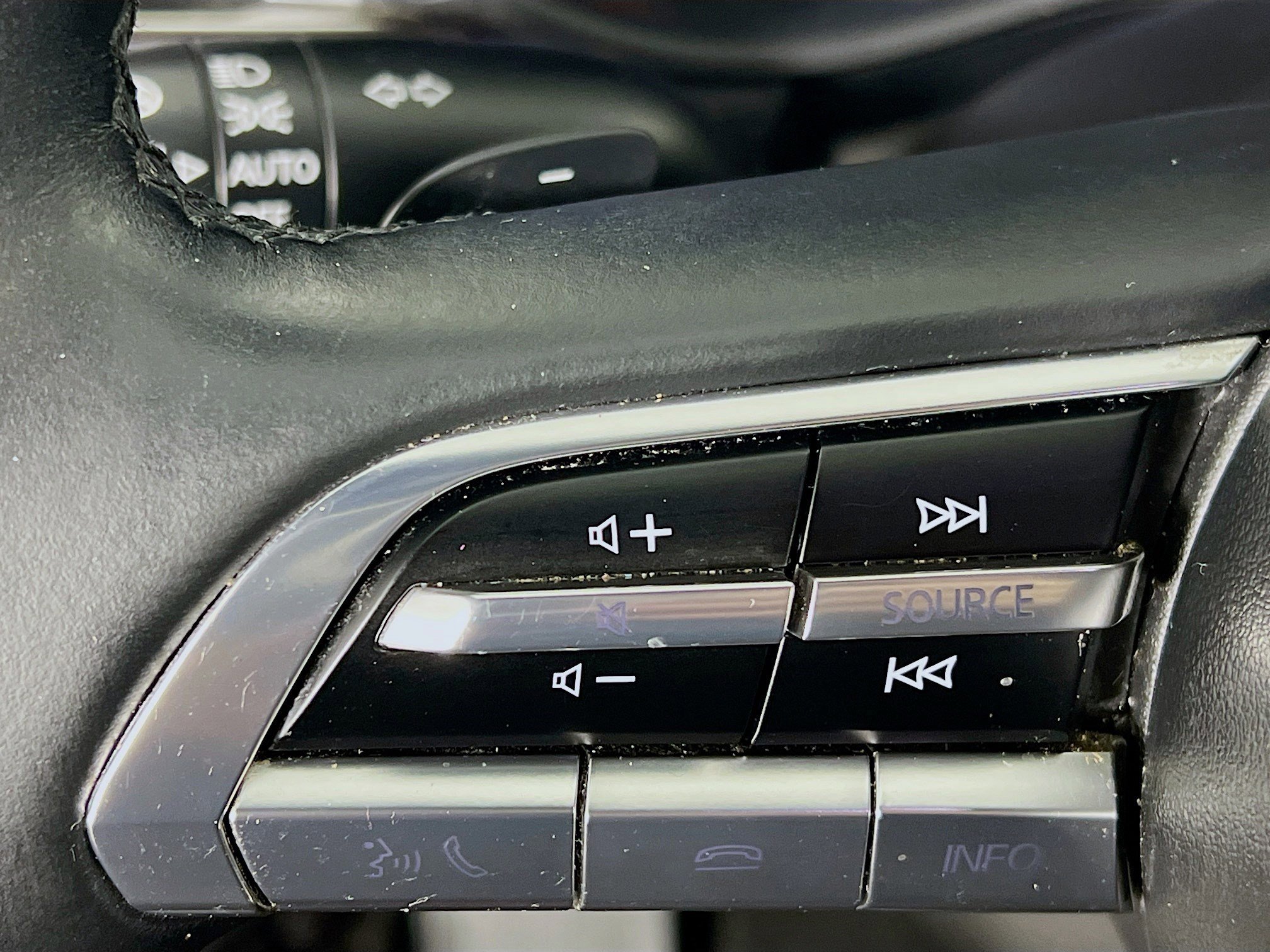 Used 2020 MAZDA MAZDA3 Hatchback w/ Premium Package image 14