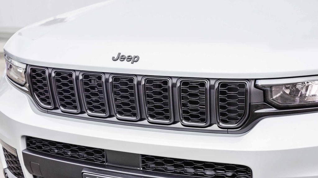New 2025 Jeep Grand Cherokee L Limited w/ Black Appearance Package image 6