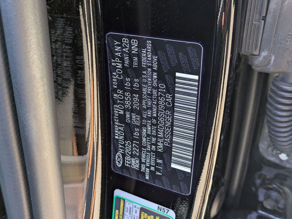 Certified 2025 Hyundai Elantra Sport image 32