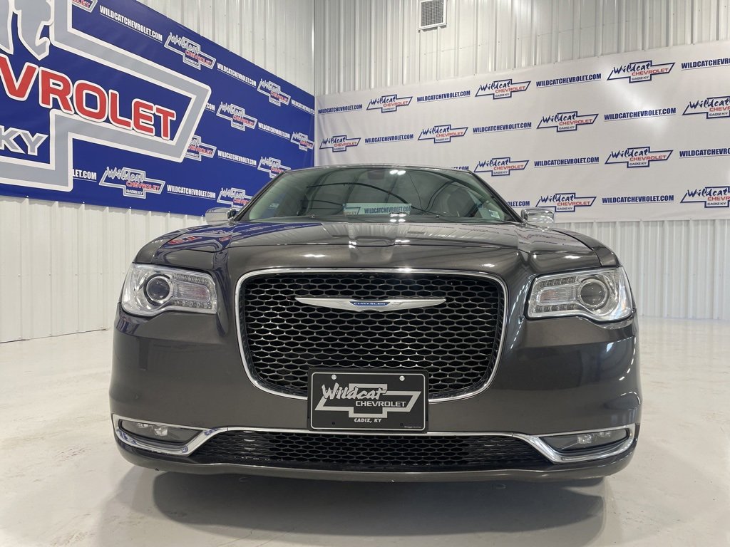 Used 2017 Chrysler 300 C image 15