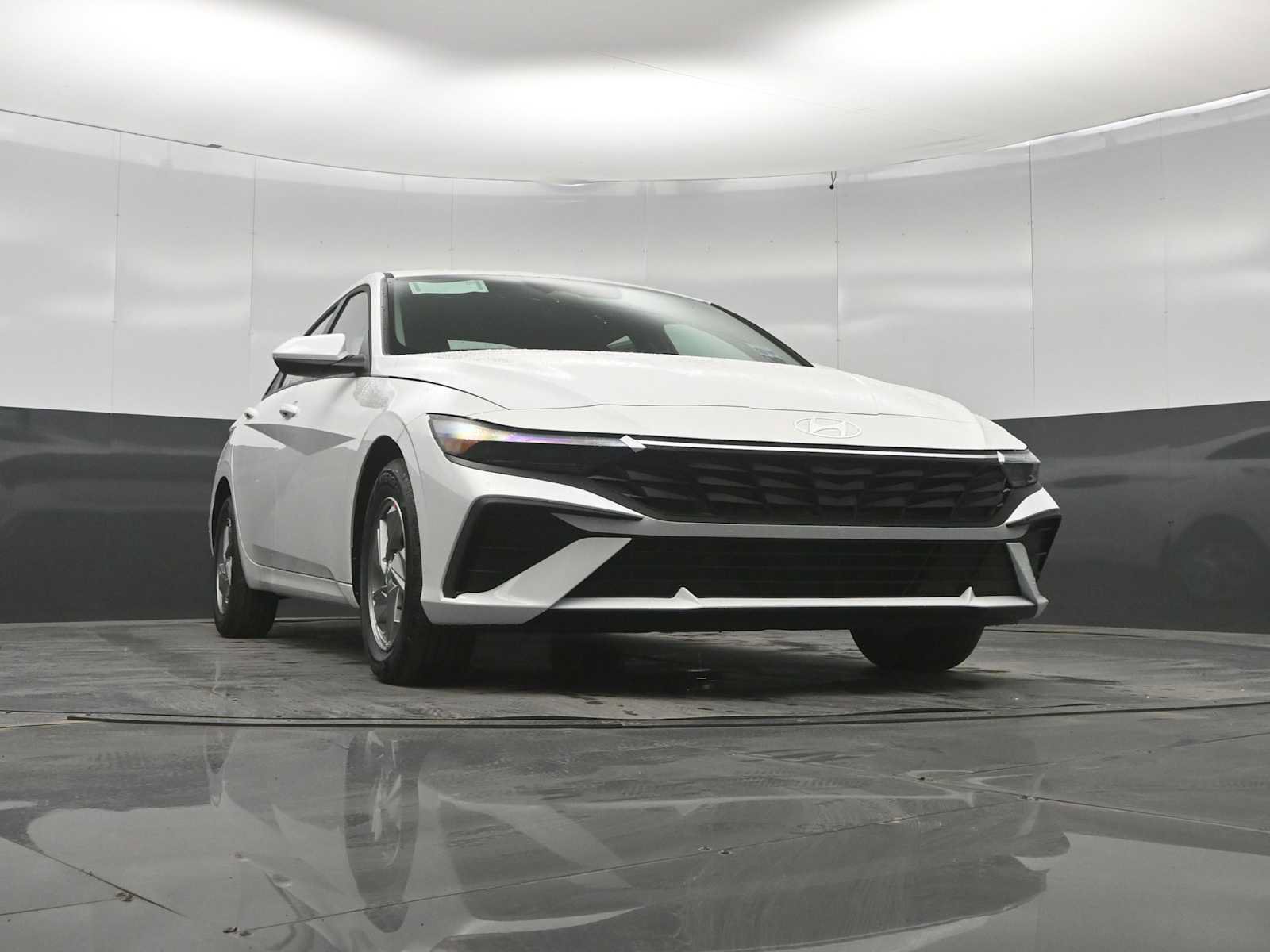 New 2026 Hyundai Elantra SE FWD image 33