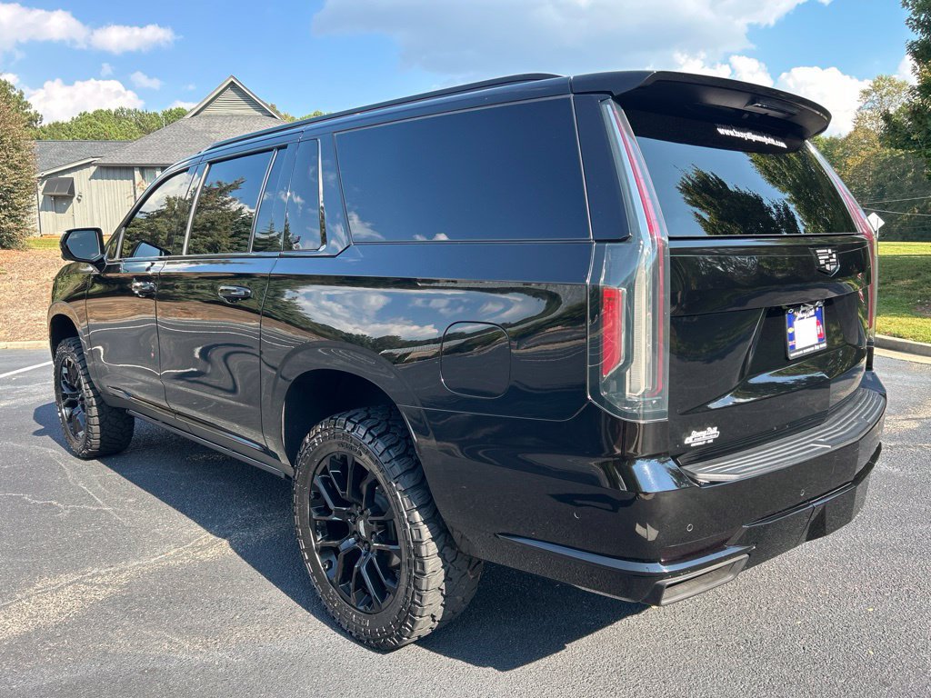 Used 2021 Cadillac Escalade ESV Premium Luxury w/ LPO, Radiant Package AWD/4WD image 23