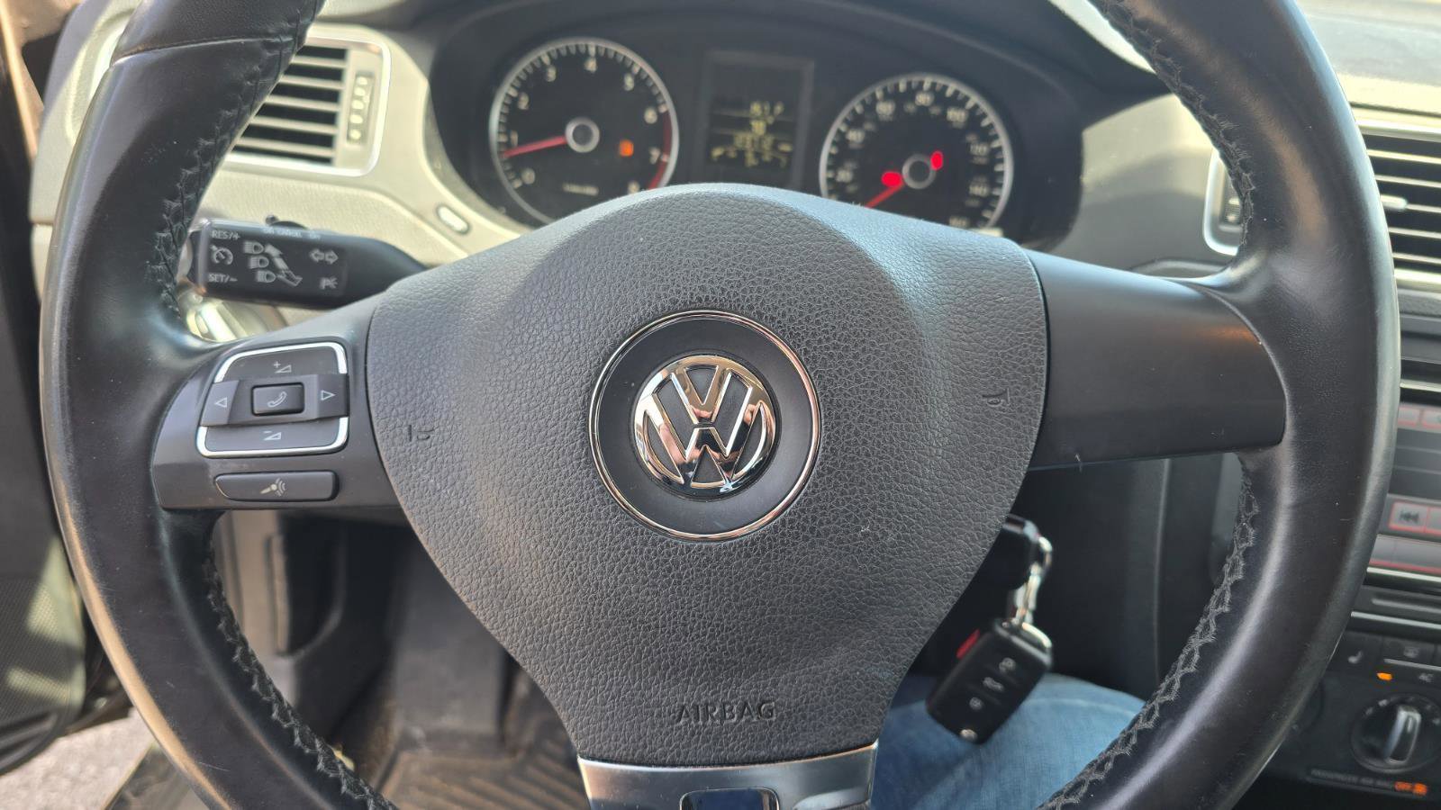 Used 2012 Volkswagen Jetta SE FWD image 10