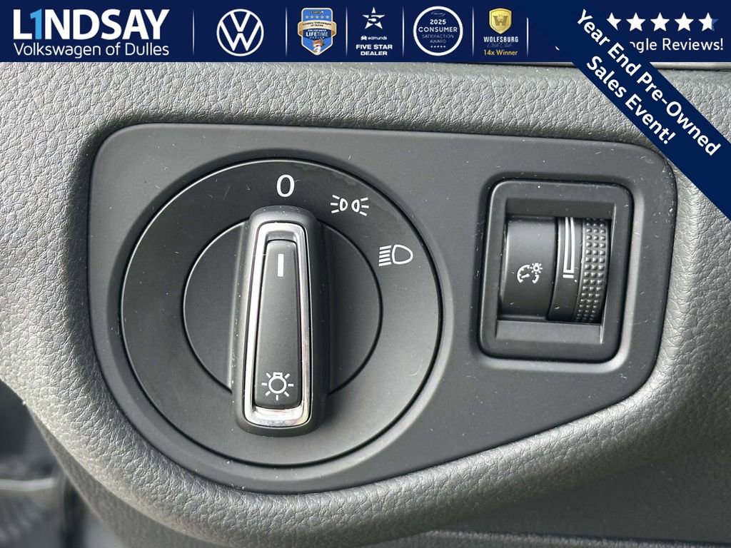 Used 2016 Volkswagen Golf S image 24