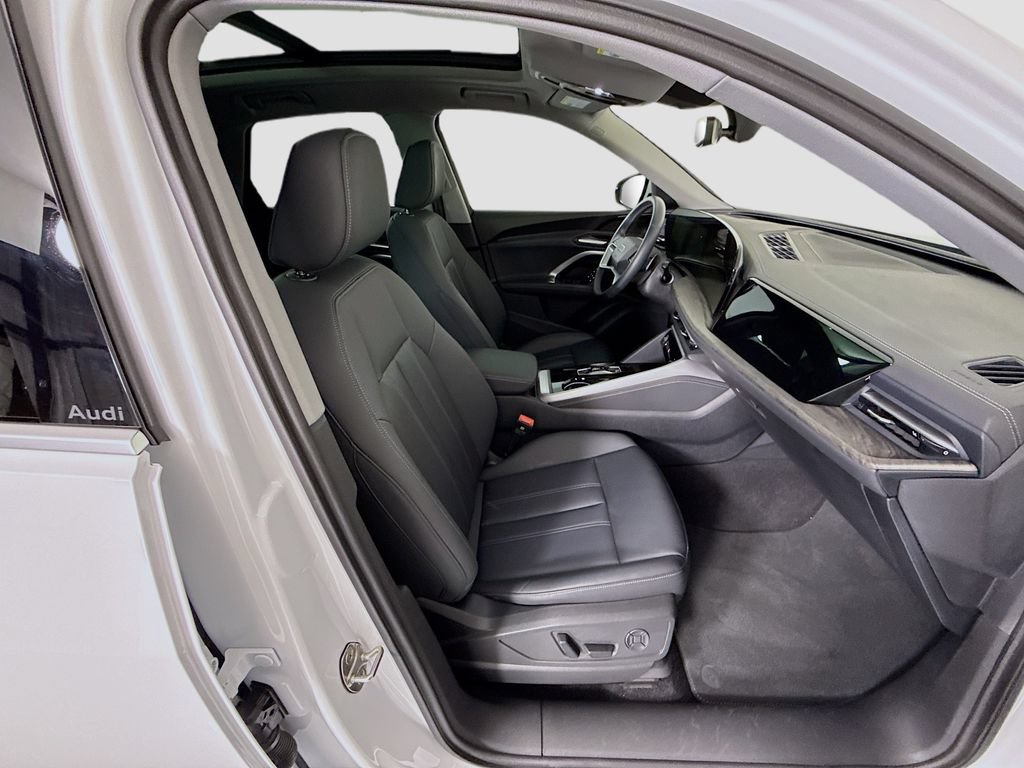 Used 2025 Audi Q5 Premium w/ Convenience Package AWD/4WD image 21
