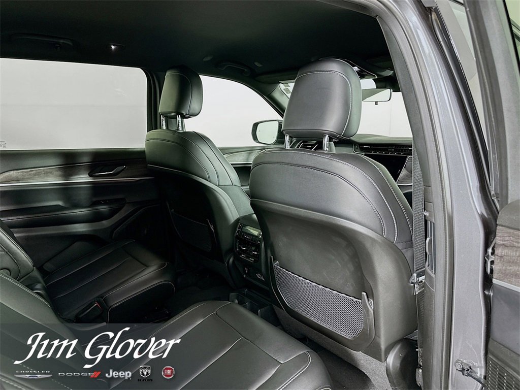 Used 2025 Jeep Grand Cherokee L Limited image 19